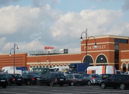 Ptak Outlet shopping center in Rzgów near Łódź